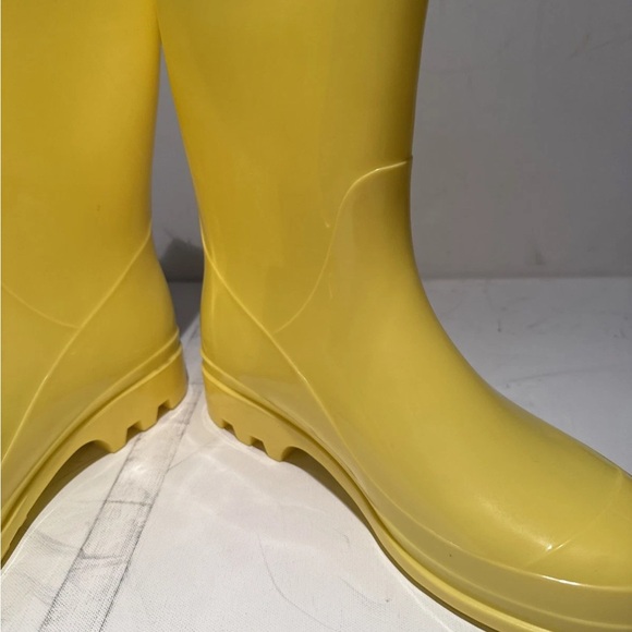 Hisea Yellow Mid-Calf Waterproof Rain Boots – Women’s Size 10 Rubber Rain Boots - Picture 10 of 15
